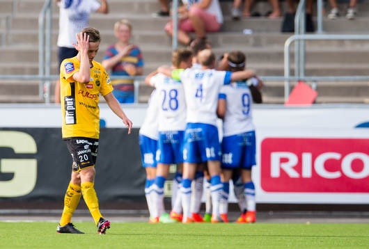 Elfsborgs Adam Lundqvist ser deppig ut