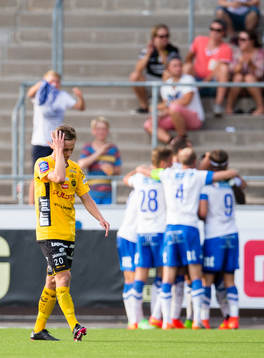 Elfsborgs Adam Lundqvist ser deppig ut