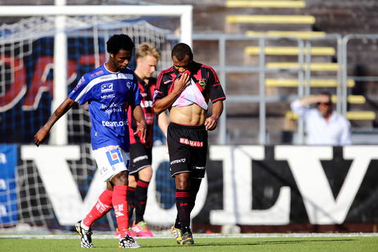 Brommapojkarnas Serge-Junior Martinsson Ngouali deppar