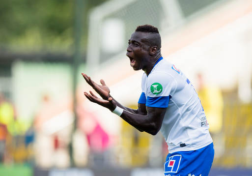 Norrköpings Alhaji Kamara reagerar