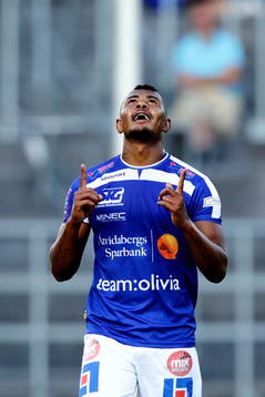 Åtvidabergs Ricardo Santos har precis gjort mål och 1-0