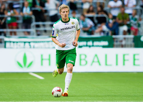Hammarbys Lars Sætra med bollen