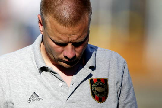 Brommapojkarnas tränare Stefan Billborn deppar