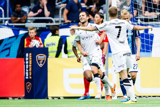 Häckens Martin Ericsson jublar
