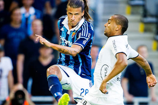 Djurgårdens Aleksandar Prijovic och Häckens Walid Atta
