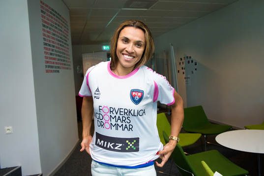 Marta Vieira da Silva drar på sig FC Rosengårds