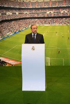 JAMES RODRIGUEZ Presentation at Real Madrid.Santiago
