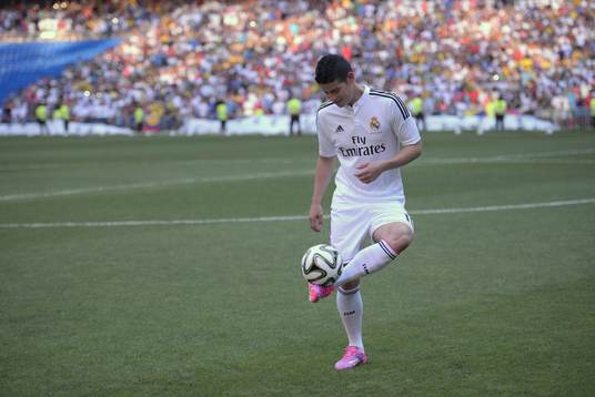 JAMES RODRIGUEZ Presentation at Real Madrid.Santiago