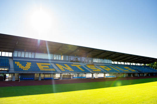 Översiktsbild över läktaren på Ventspils Olimpiskais