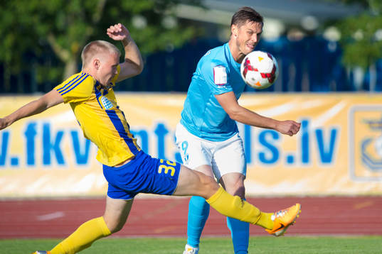 Malmö FFs Markus Rosenberg  med matchens första läge