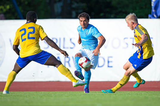Malmö FFs Ricardo Ferreira Da Silva jagas av Ventspils