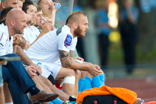 Malmö FFs Magnus Eriksson på bänken