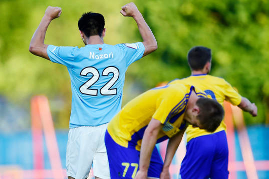 Malmö FFs Amin Nazari  jublar medans Vitaliy Recickis