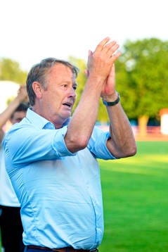 Malmö FFs tränare Åge Hareide tackar publiken