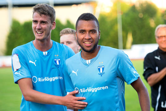 Malmö FFs Johan Hammar kramar om Isaac Kiese Thelin