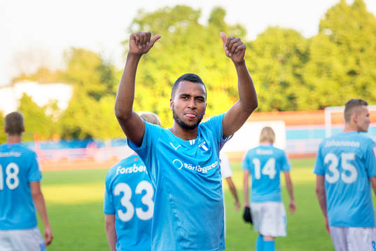 Malmö FFs Isaac Kiese Thelin jublar