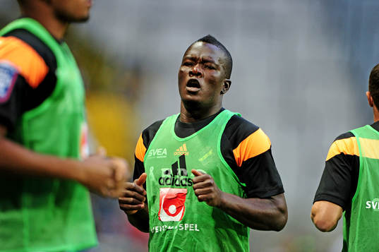 s Teteh Bangura värmer upp