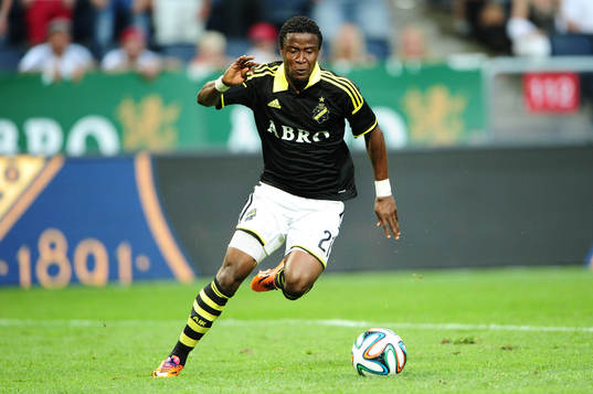 s Kennedy Igboananike strax innan han gör 1-0