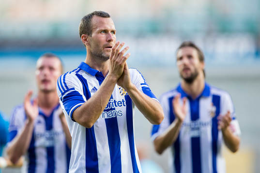 IFK Göteborgs Hjalmar Jonsson tackar klacken