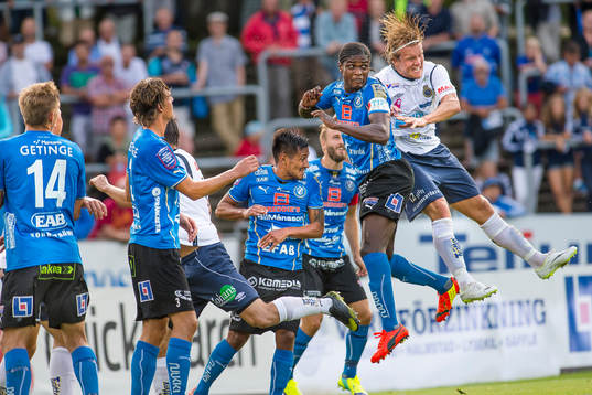 NIckduell mellan Halmstads Joseph Baffo och Gefles Anders
