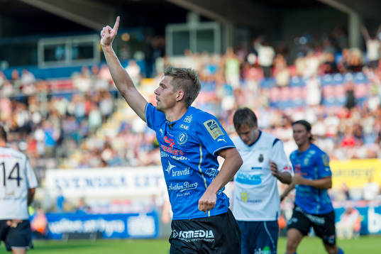 Halmstads Mikael Boman jublar