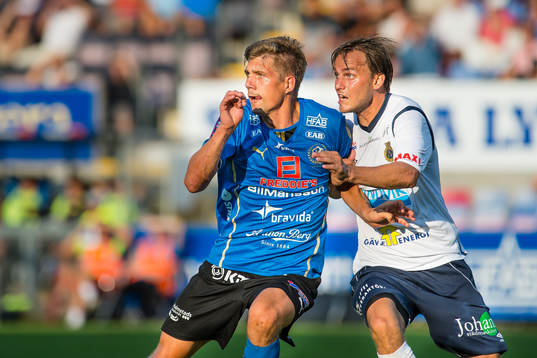 Halmstads Mikael Boman och Gefles Skuli Jon Fridgeirsson
