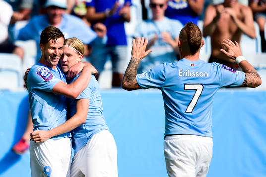 Malmö FFs Markus Rosenberg (tv) jublar