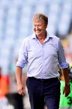 Malmö FFs tränare Åge Hareide ser glad ut