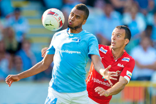 Malmö FFs Isaac Kiese Thelin och Kalmars Nenad Djordjevic