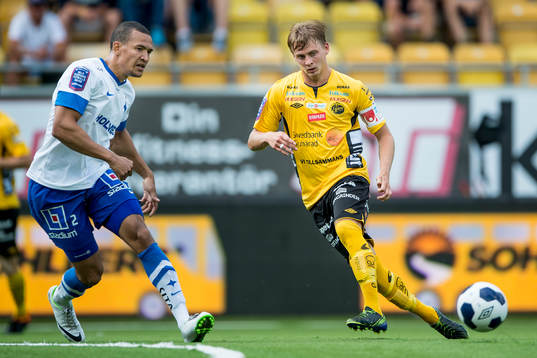 Elfsborgs Simon Hedlund (h) och Norrköpings Edvard