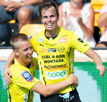 Mjällbys Andreas Blomqvist jublar