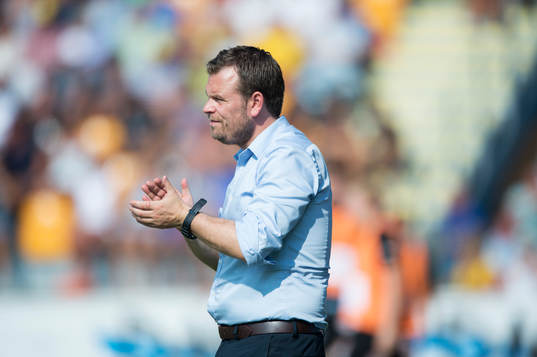 IFK Göteborg tränare Mikael Stahre försöker elda på