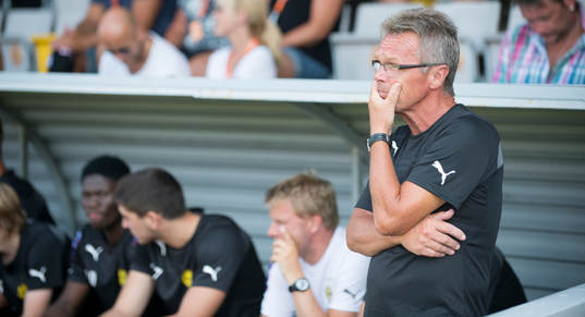 Mjällbys tränare Anders Linderoth i matchen i