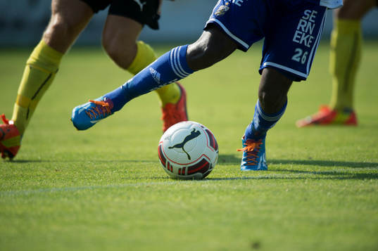 Tillslag på bollen  i matchen i fotbollsallsvenskan mellan