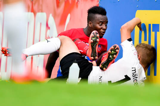 Helsingborgs David Accam och Örebros Daniel Björnqvist