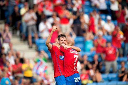 Helsingborgs Mikael Dahlberg jublar med Mattias Lindström