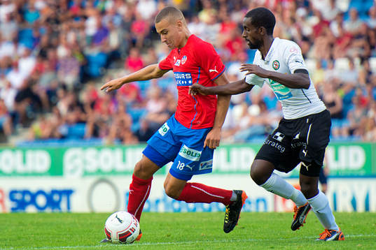 Helsingborgs Jordan Larsson jagas av Örebros Mohammed Saeid