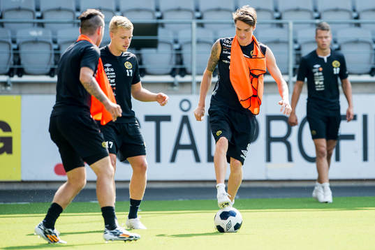 Elfsborgs Lasse Nilsson med bollen