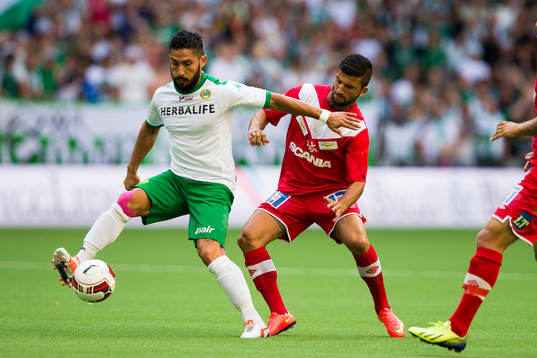 Hammarbys Pablo Pinones-Arce och Assyriskas Hezha Agai