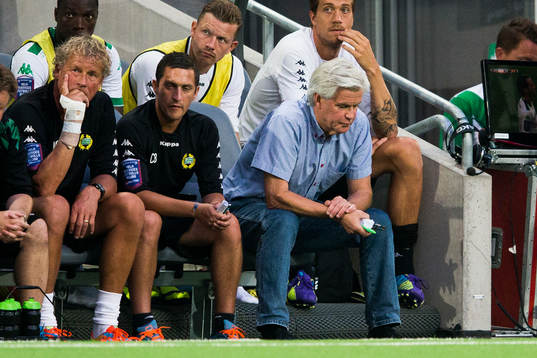 Hammarbys assisterande tränare Carlos Banda och tränare