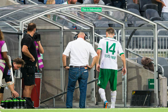 Hammarbys Fredrik Torsteinbø linkar in i spelargången med