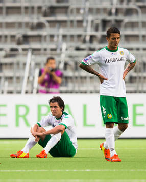 Hammarbys Lars Fuhre och Michael Timisela deppar
