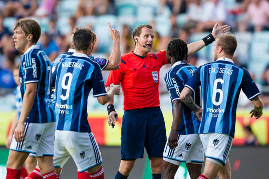Djurgården spelare är upprörda på domare Andreas Ekberg