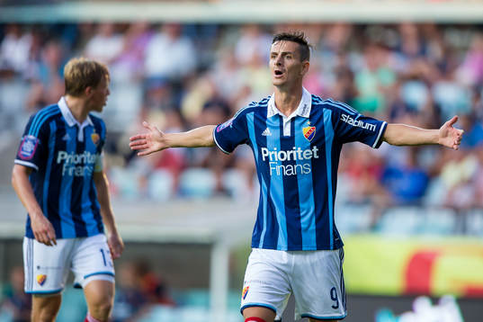 Djurgårdens Haris Radetinac är upprörd på domare