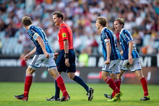 Djurgården spelare är upprörda på domare Andreas Ekberg