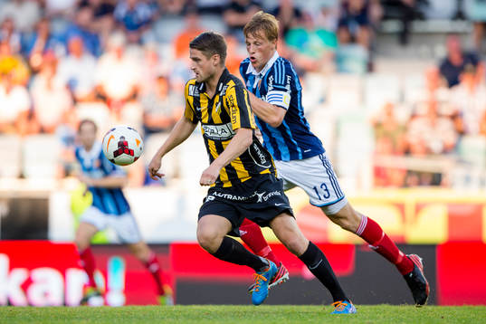 Häckens Gunnar Heidar Thorvaldsson mot Djurgårdens Emil