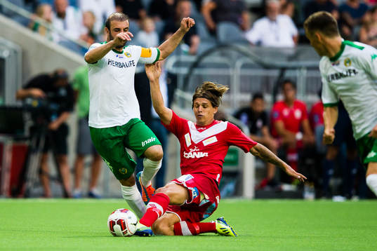 Hammarbys Kennedy Bakircioglu blir fälld av Assyriskas
