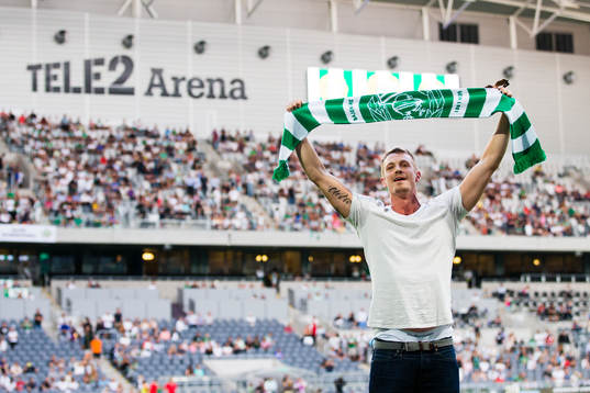 Skådespelaren och Hammarbyaren Joel Kinnaman går fram