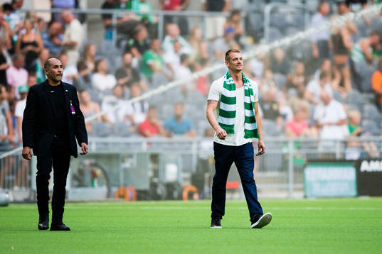 Skådespelaren och Hammarbyaren Joel Kinnaman går fram