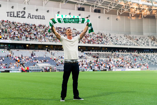 Skådespelaren och Hammarbyaren Joel Kinnaman går fram